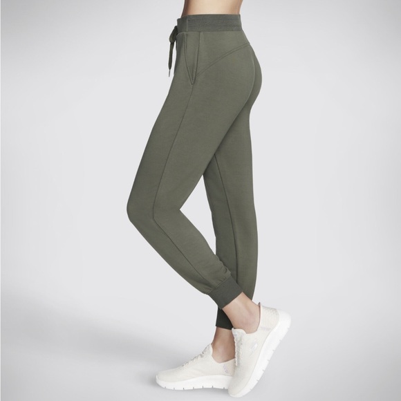 Skechers Skechluxe Go Lounge Renew Jogger Light Green Medium NWT - Picture 3 of 11